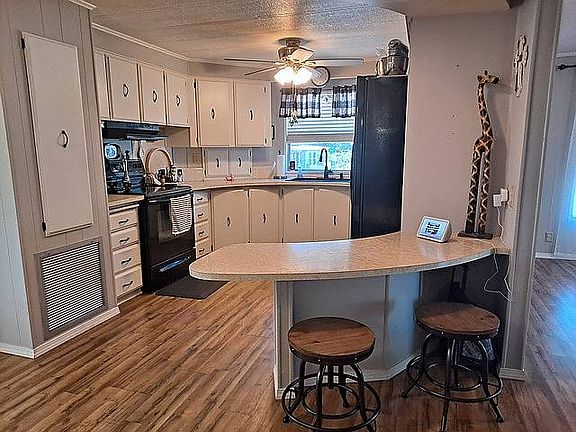 3rd image of 107 Clairmont Ave
