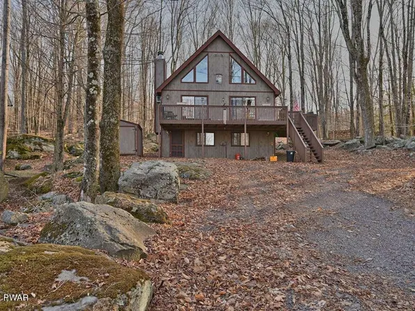 512 Lakeview Dr W, Lake Ariel, PA 18436
