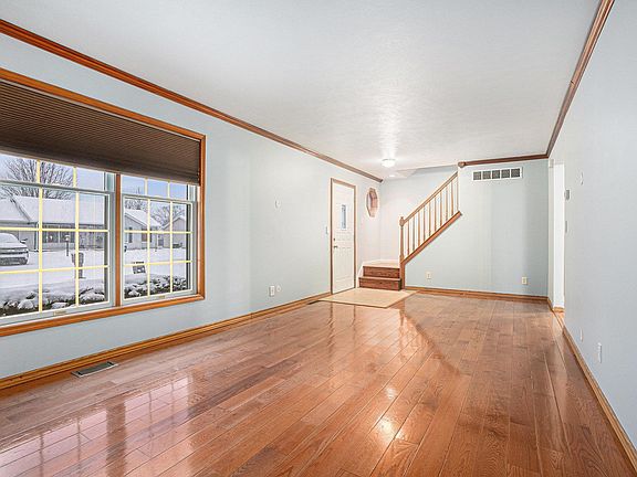 4th image of 958 William Dr