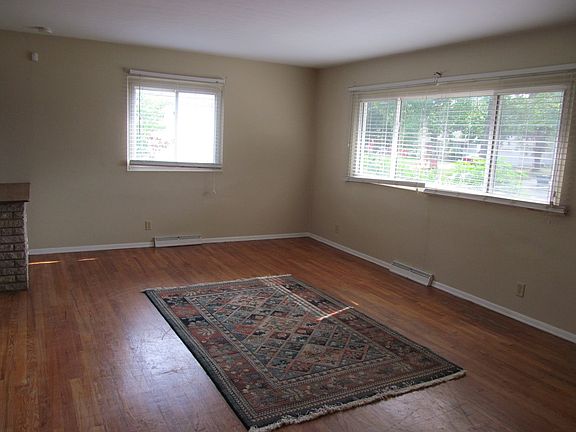 2nd image of 1322 Chimes Blvd