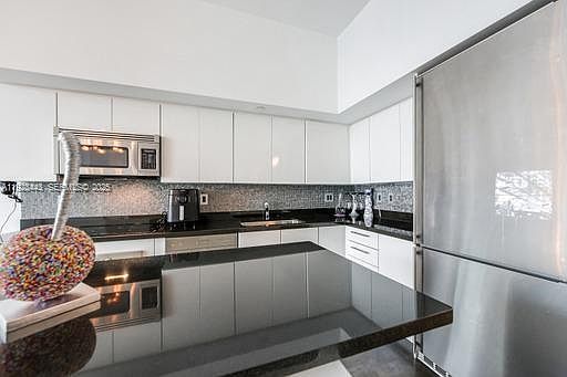 4th image of 92 SW 3rd St APT 5108