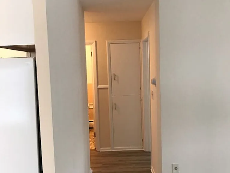 725 Wayzata Blvd E — Photo 8