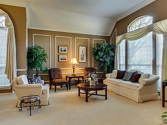 5th image of 6105 Brookhollow Dr