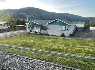 1065 NE Simpson Ln, Myrtle Creek, OR 97457