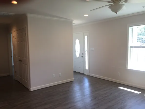 604 Carrie Ln #604, Gretna, VA 24557