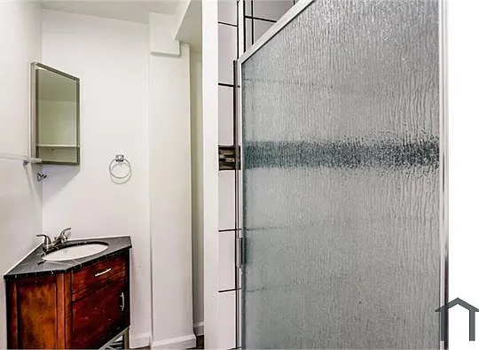 3 bed, 1200 sqft, $3,000 — Photo 3