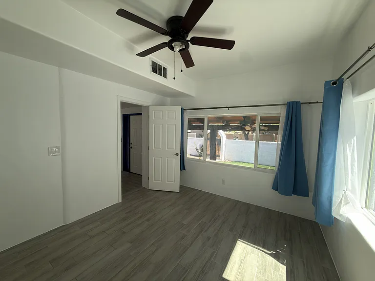 2321 E 6th St #1 — Photo 15