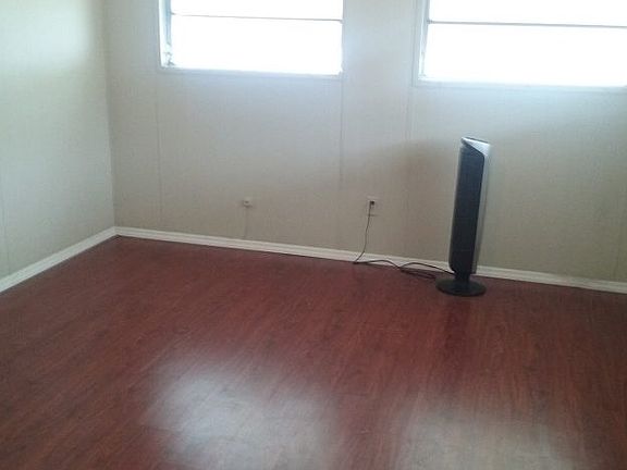 3rd image of 4905 NW 2nd Ave