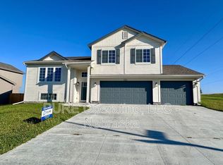 4802 Sheridan Rd, Papillion, NE 68133