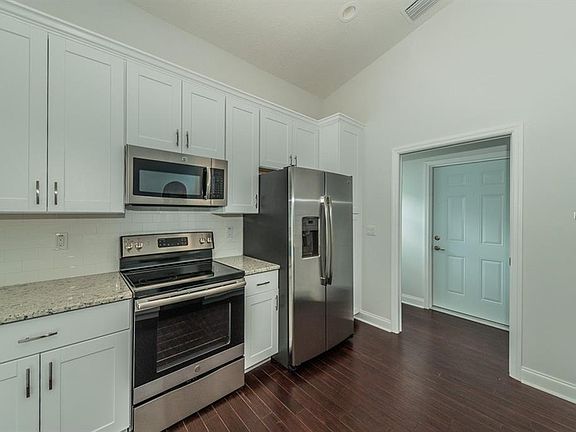 3rd image of 1905 Park Ave