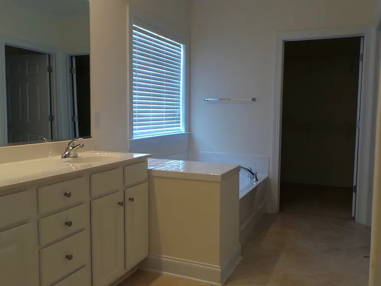 321 Saint Nicholas Trl — Photo 6