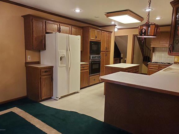 3rd image of 8336 Wallinwood Springs Dr