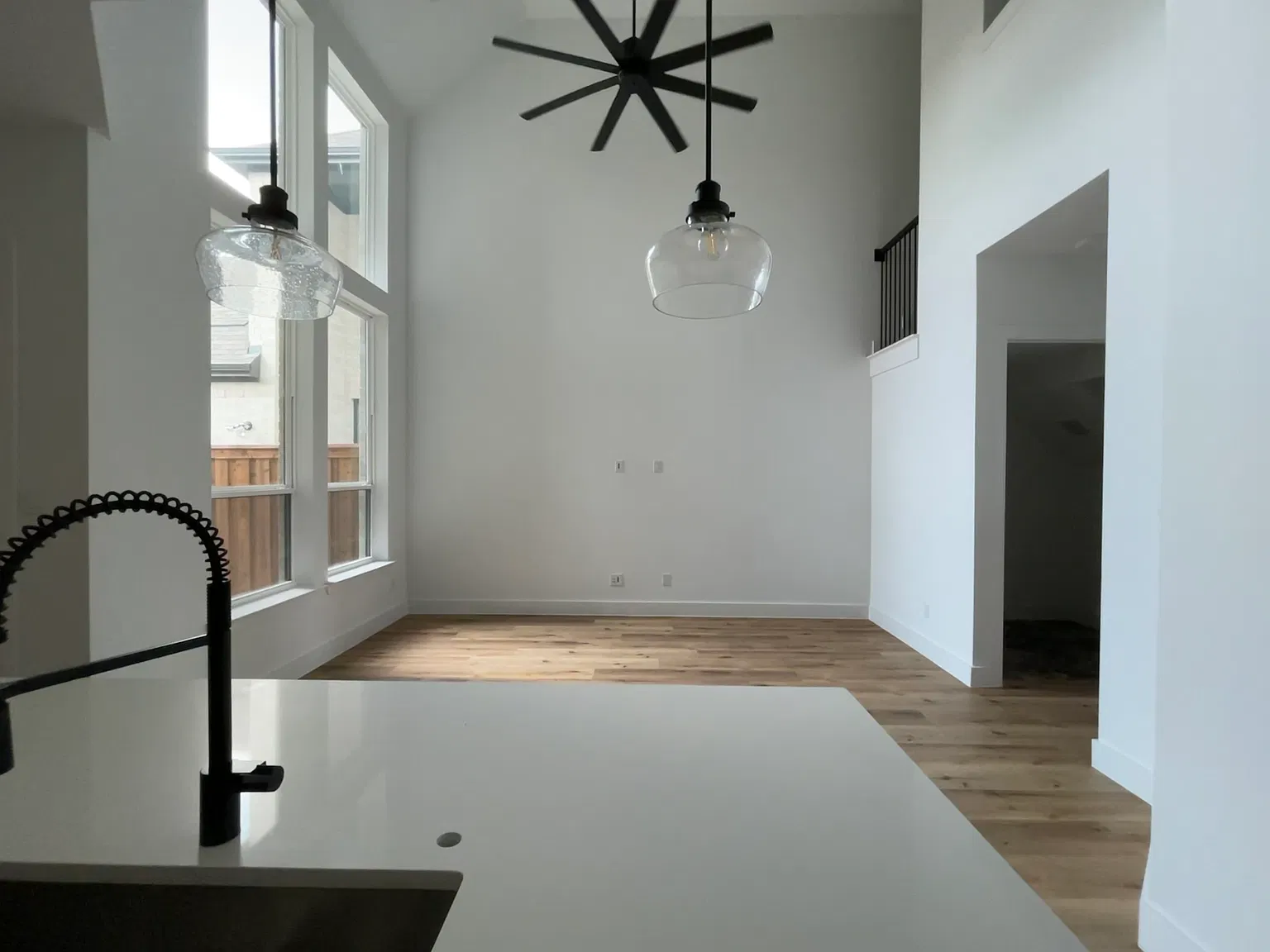3 bed, 2.5 bath, 1761 sqft, $3,200 — Photo 3
