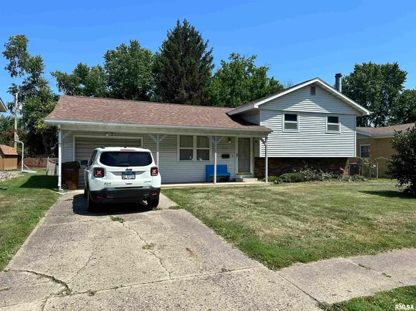 715 Virginia Ave, Taylorville, IL 62568