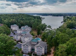222 Sheffield Dr APT E4, Sparta, GA