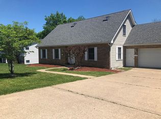 217 Dennis Ln, Saint Clairsville, OH 43950
