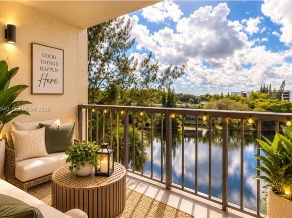 14250 SW 62nd St APT 423, Miami, FL 33183