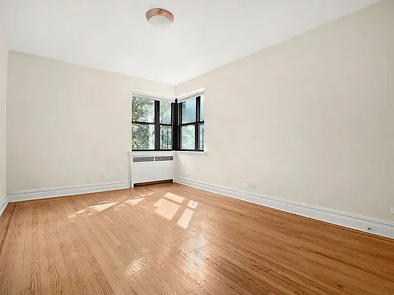 725 W 184th St #3M — Photo 3