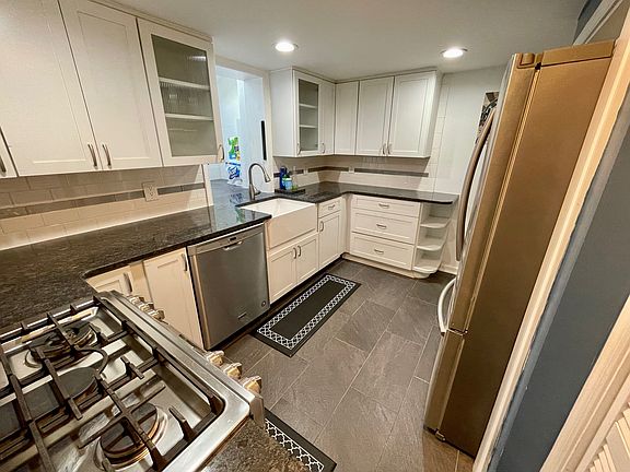 5th image of 745 S 5th St APT 2