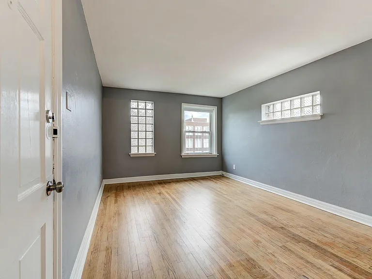 4946-4948 Kemper Ave — Photo 7