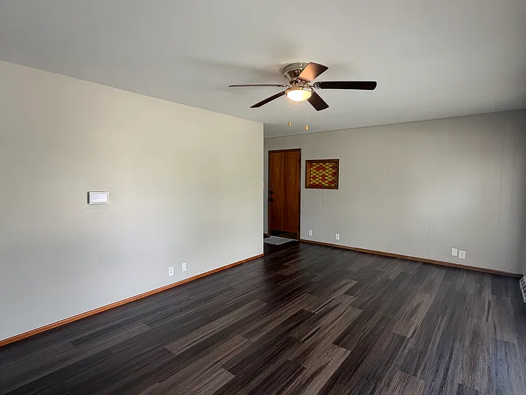 1905 Cypress Dr — Photo 6