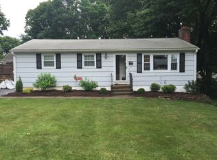 6 Turney Pl, Trumbull, CT 06611