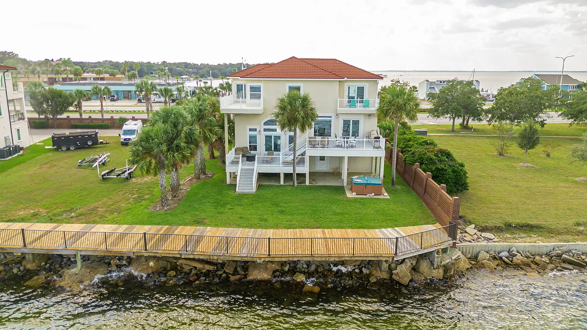 Building Photo - 20 Baybridge Dr