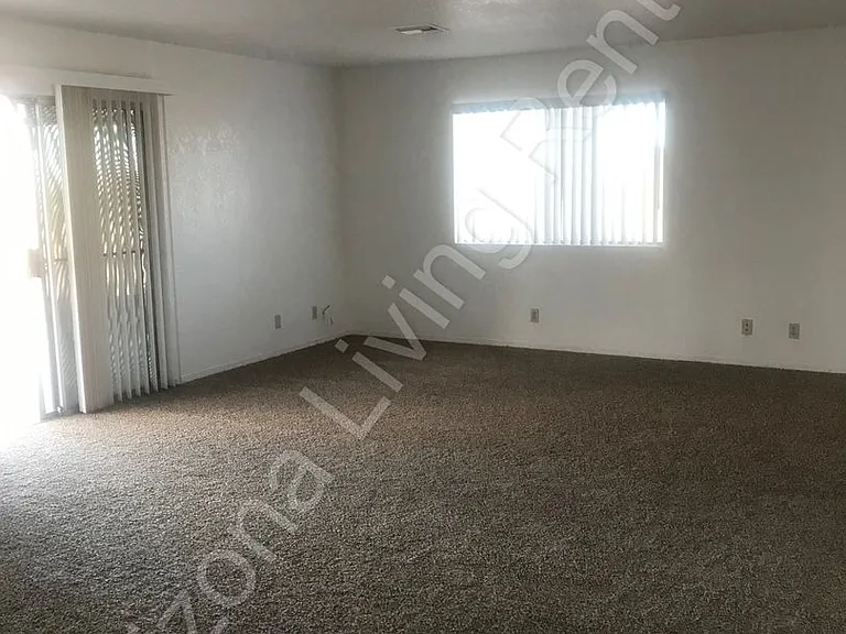 2639 Jamaica Blvd S — Photo 15