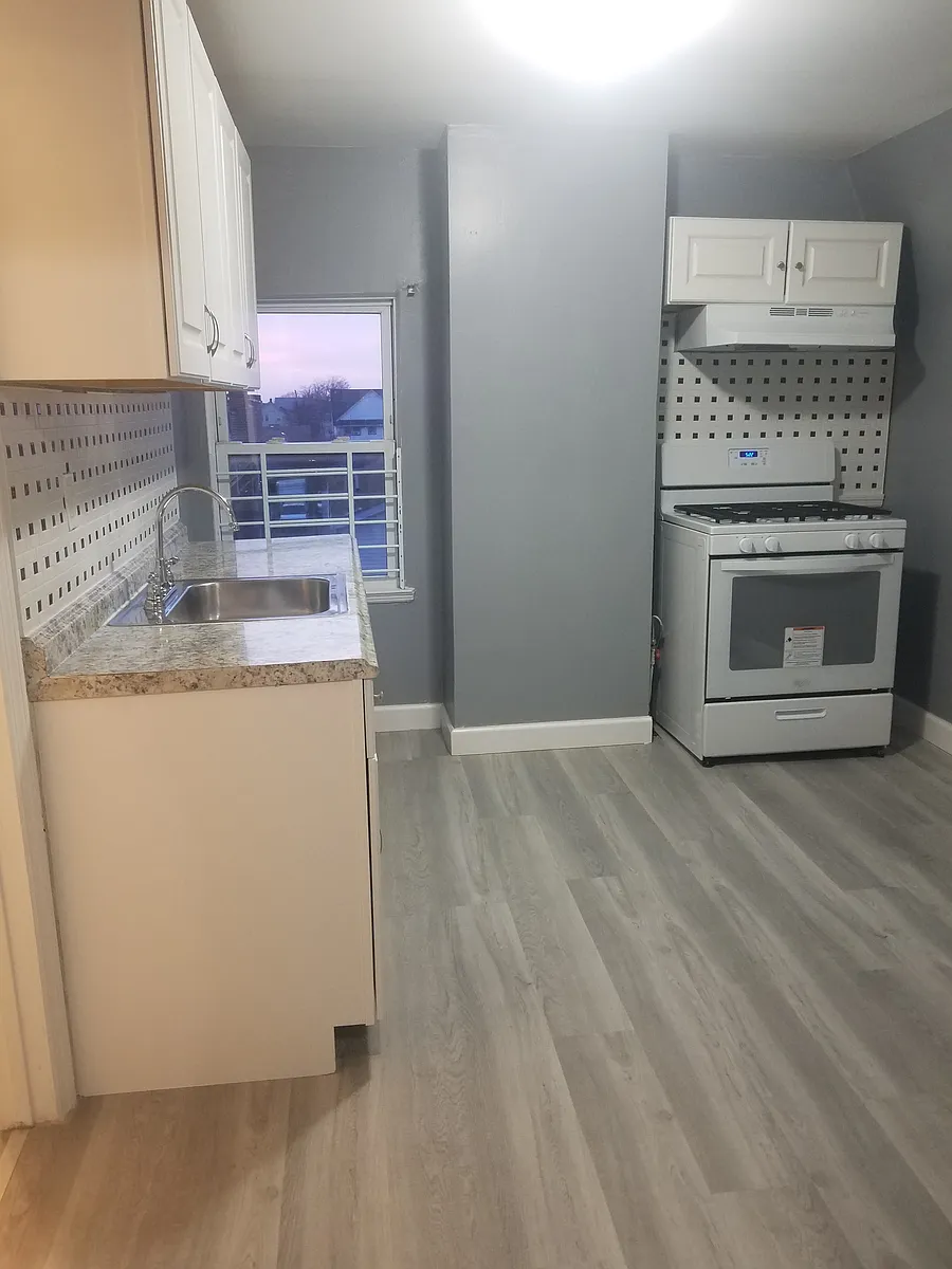 Building Photo - 533 Beach 66th St #2