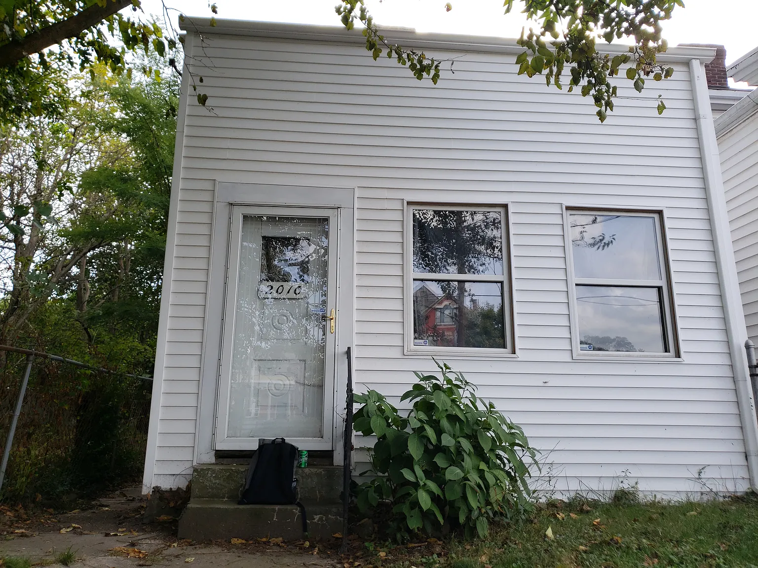 2010 W Main St photo 1