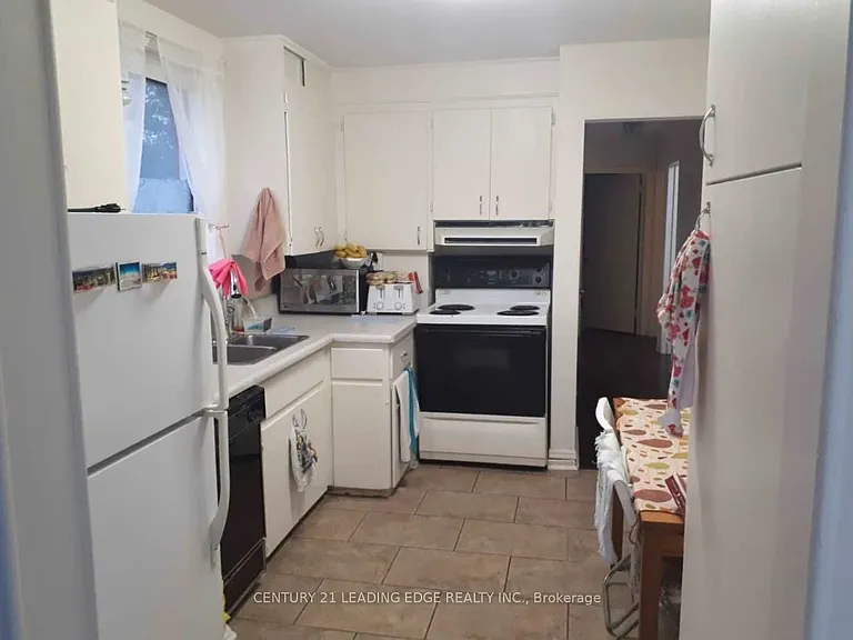 11 White Abbey Park #MAIN FL — Photo 5