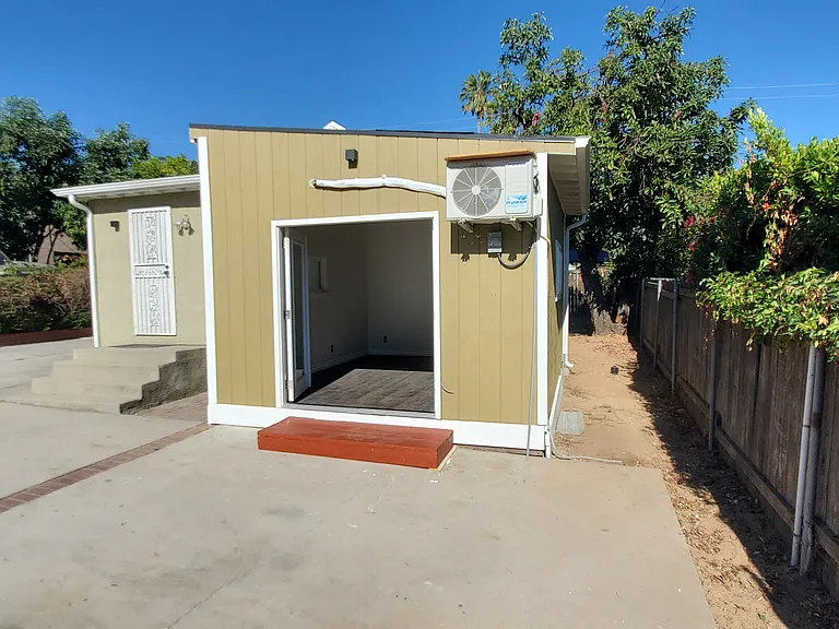 1833 El Sereno Ave — Photo 19