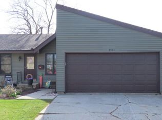 1911 Ash Ct, Aurora, IL 60506