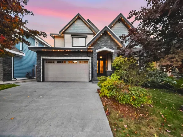 2258 Madrona Pl, Surrey, BC V4A 7Z4