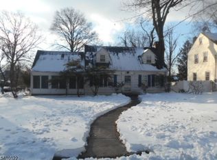 52 E Sumner Ave, Roselle Park, NJ 07204