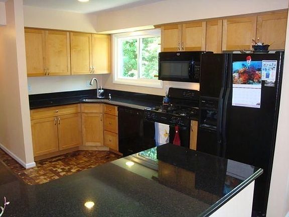 5th image of 2820 Tuebingen Pkwy