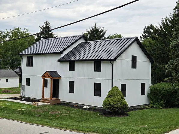 24410 2nd St, Grand Rapids, OH 43522