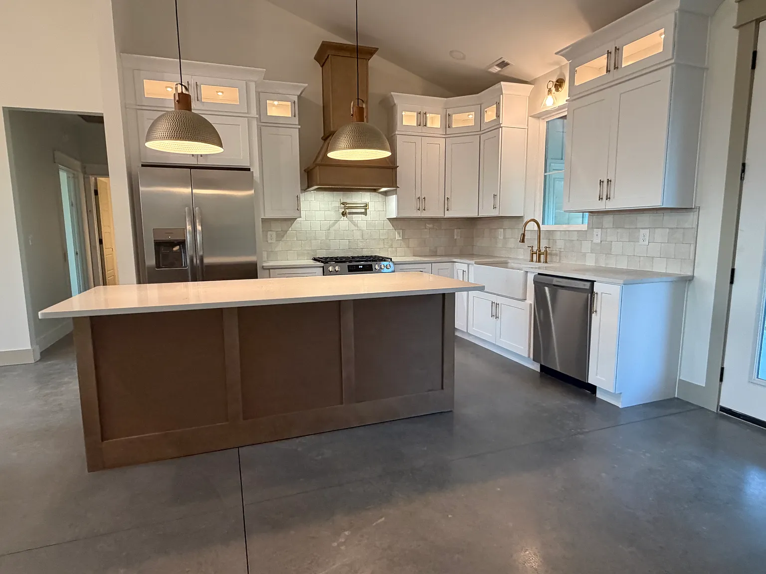 3 bed, 2.5 bath, 2130 sqft, $2,700 — Photo 3