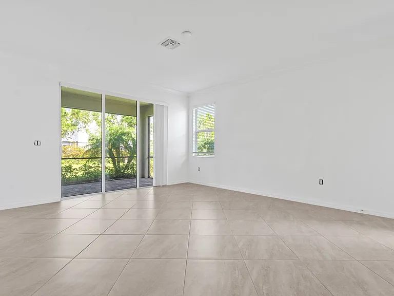 4288 Lemongrass Dr — Photo 6
