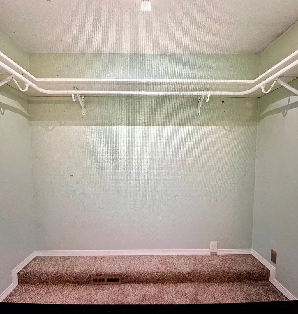 Newly Renovated 2 Bedroom, 2 Bath Home in Sought-After Central Point Neighborhood! — Photo 4