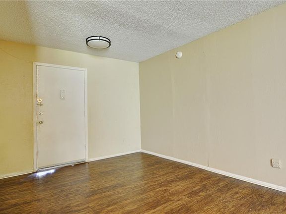 4th image of 6024 Westridge Ln APT 302