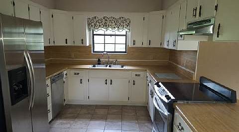 4th image of 508 SE Evergreen Dr