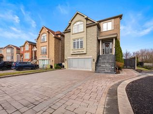 2 George McKenzie Ct, Toronto, ON M9M 0E1