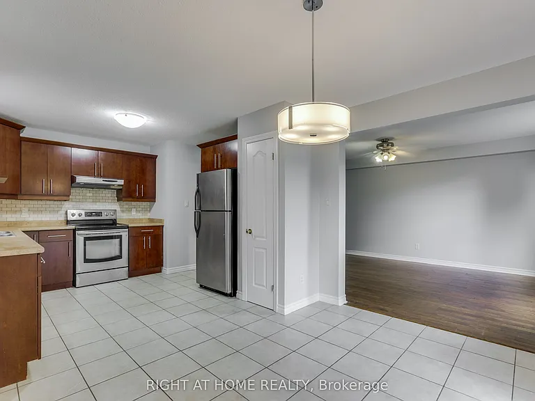 2206 Coronation Dr — Photo 11