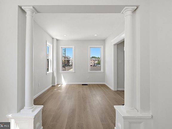 4th image of 225 Stacy St