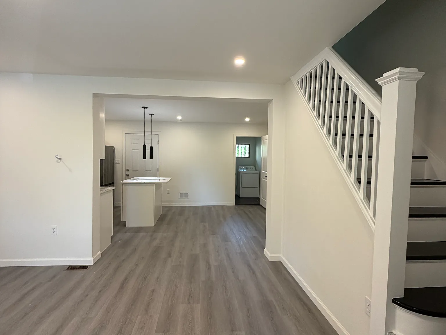 2 bed, 1200 sqft, $1,950 — Photo 4