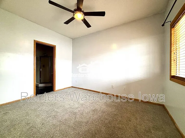 950 67th St #410 — Photo 12