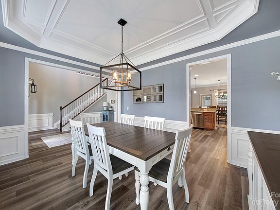 5th image of 3953 Kestrel Ln