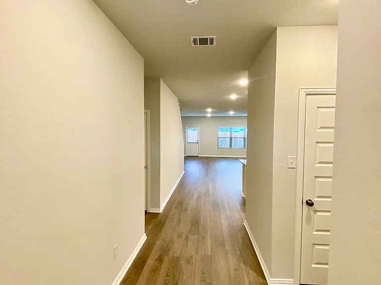 615 Metallic Tree Ln — Photo 6