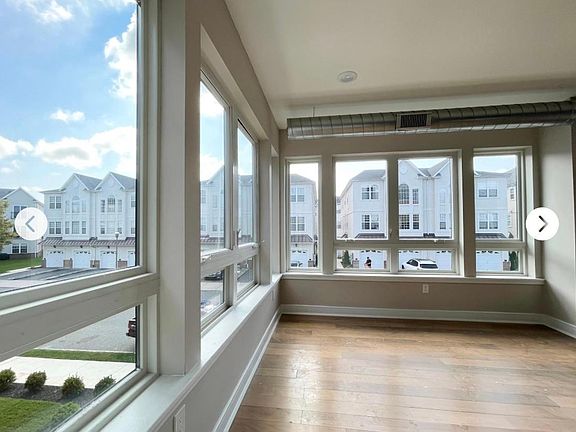 4th image of 3206 Capri Ct #204C